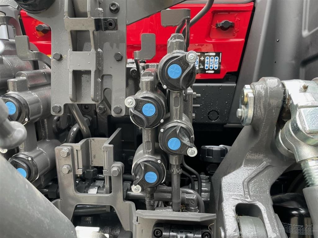 Traktor от тип Massey Ferguson 8S.305 Dyna VT Demo kørt 230 timer, Gebrauchtmaschine в Hadsten (Снимка 11)