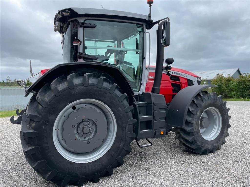 Traktor от тип Massey Ferguson 8S.305 Dyna VT Demo kørt 230 timer, Gebrauchtmaschine в Hadsten (Снимка 13)