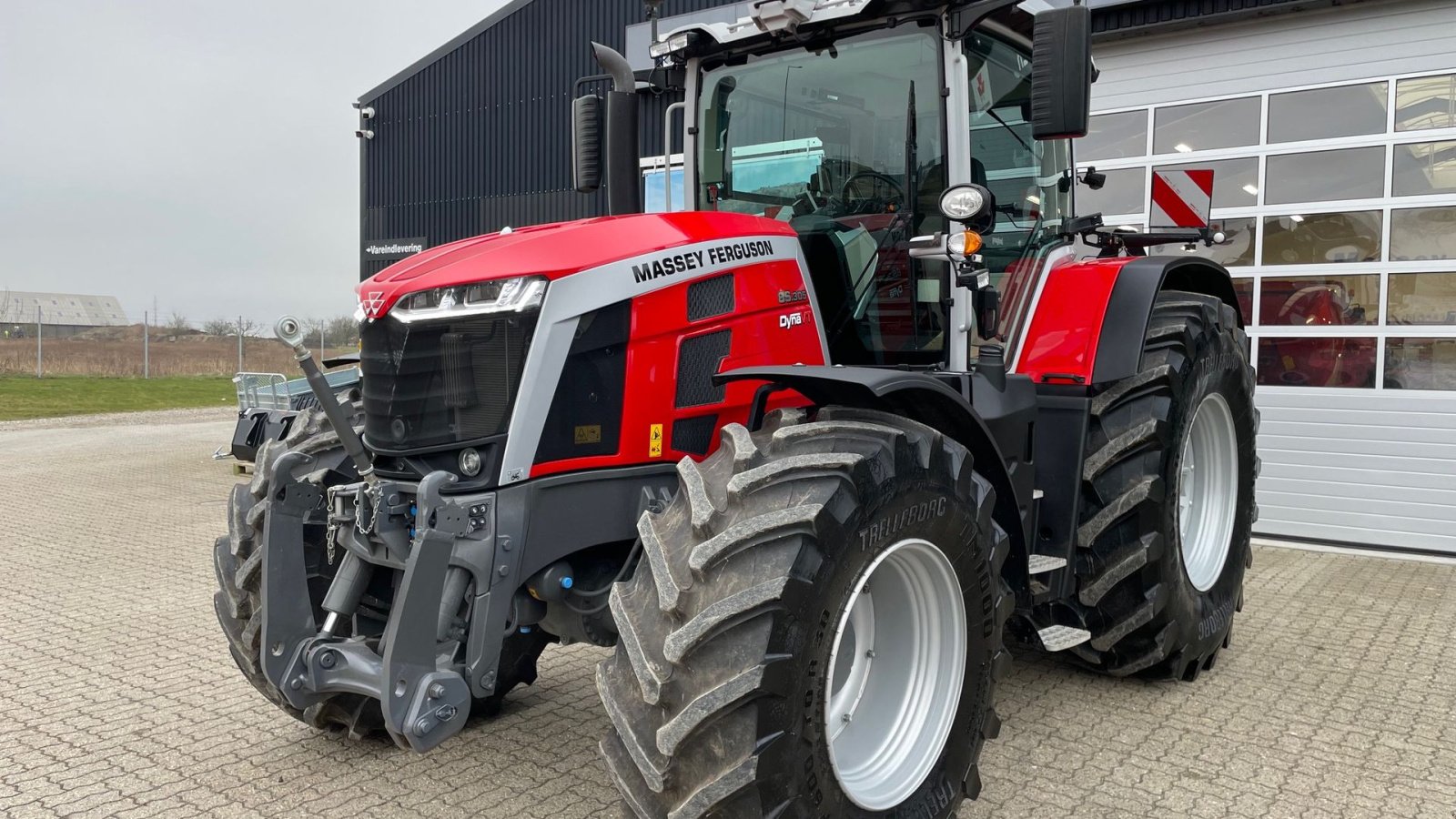 Traktor of the type Massey Ferguson 8S.305 Dyna VT Exclusive, Gebrauchtmaschine in Hjørring (Picture 1)