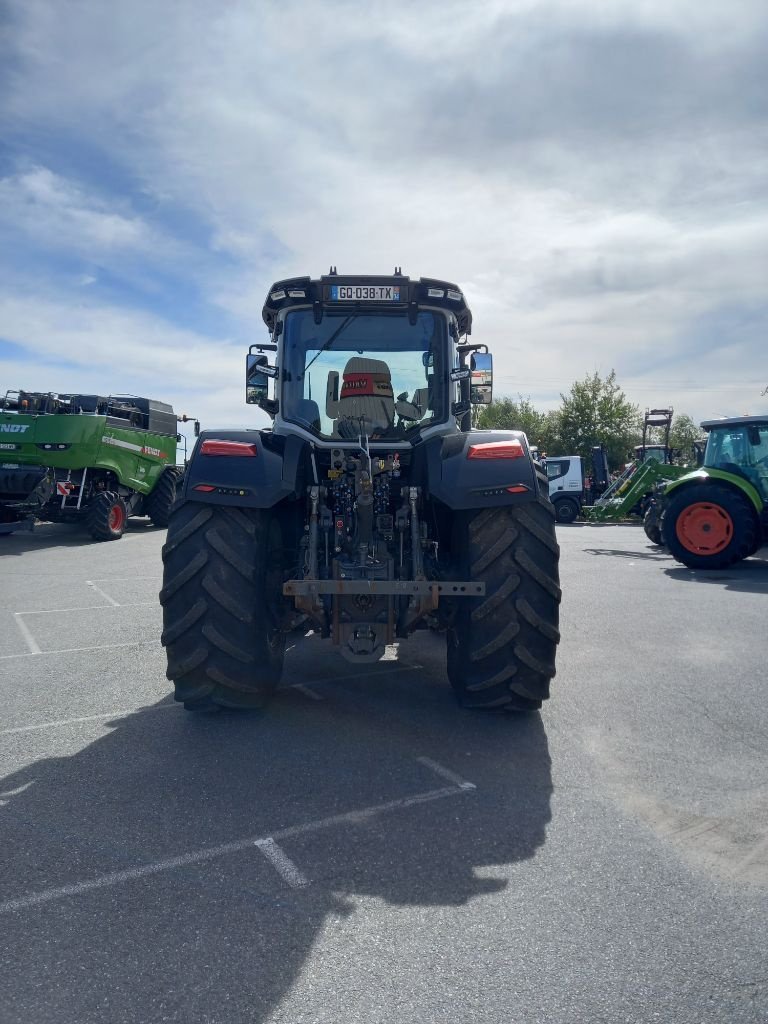 Traktor typu Massey Ferguson 8S.305 DYNA-VT EXCLUSIVE, Gebrauchtmaschine w Calmont (Zdjęcie 9)