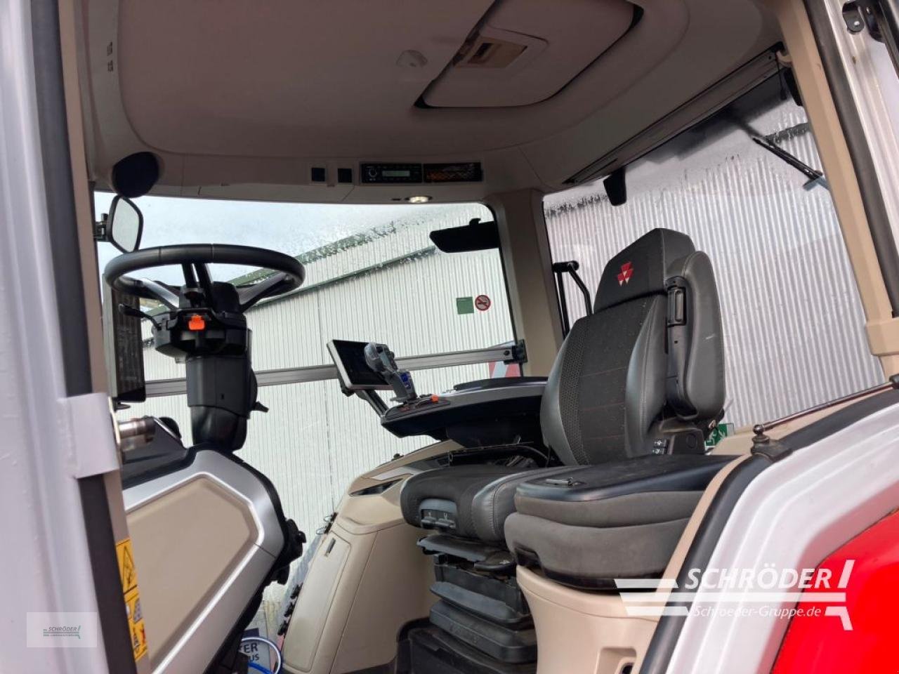 Traktor a típus Massey Ferguson 8S.305 DYNA-VT EXCLUSIVE, Neumaschine ekkor: Jerichow - Kleinmangelsdorf (Kép 16)