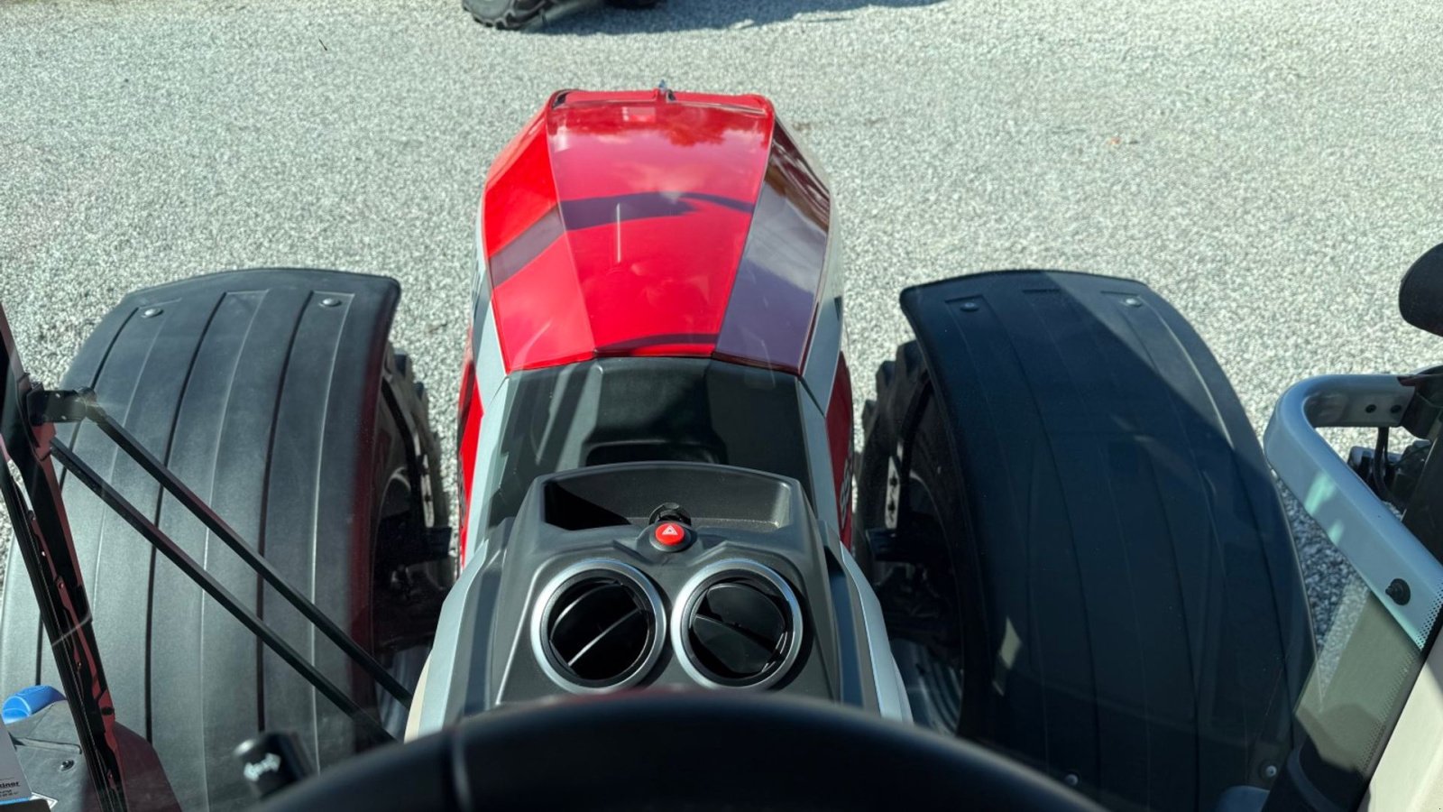 Traktor типа Massey Ferguson 8S.305 Dyna VT, Gebrauchtmaschine в Hadsten (Фотография 10)