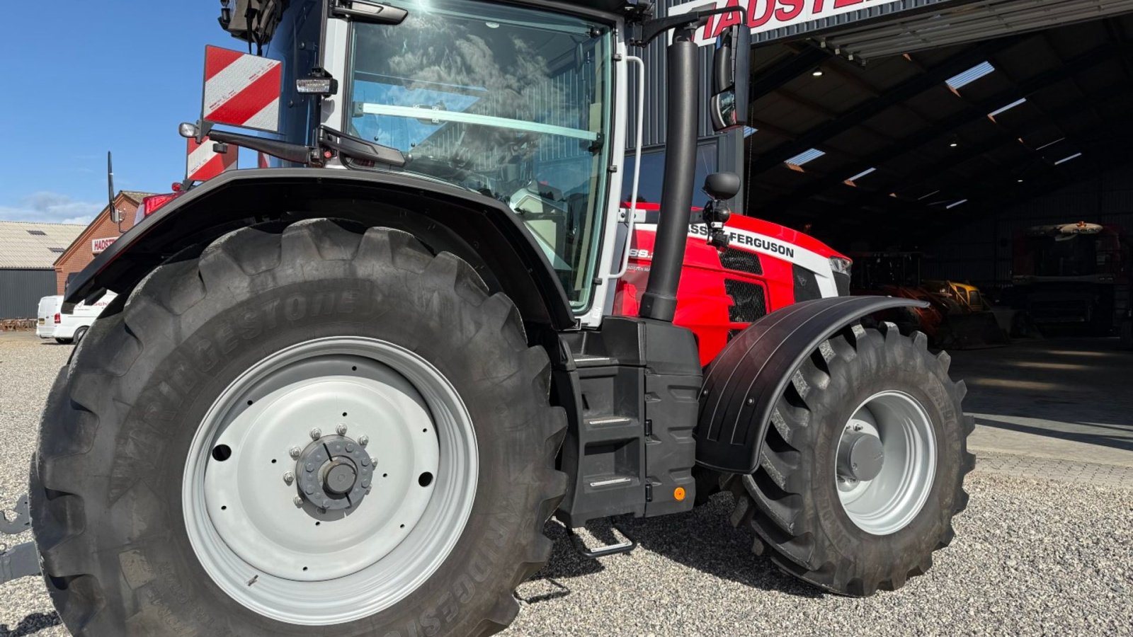 Traktor типа Massey Ferguson 8S.305 Dyna VT, Gebrauchtmaschine в Hadsten (Фотография 11)