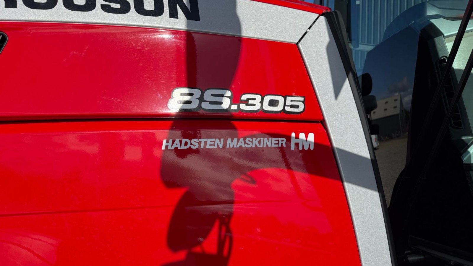 Traktor типа Massey Ferguson 8S.305 Dyna VT, Gebrauchtmaschine в Hadsten (Фотография 2)