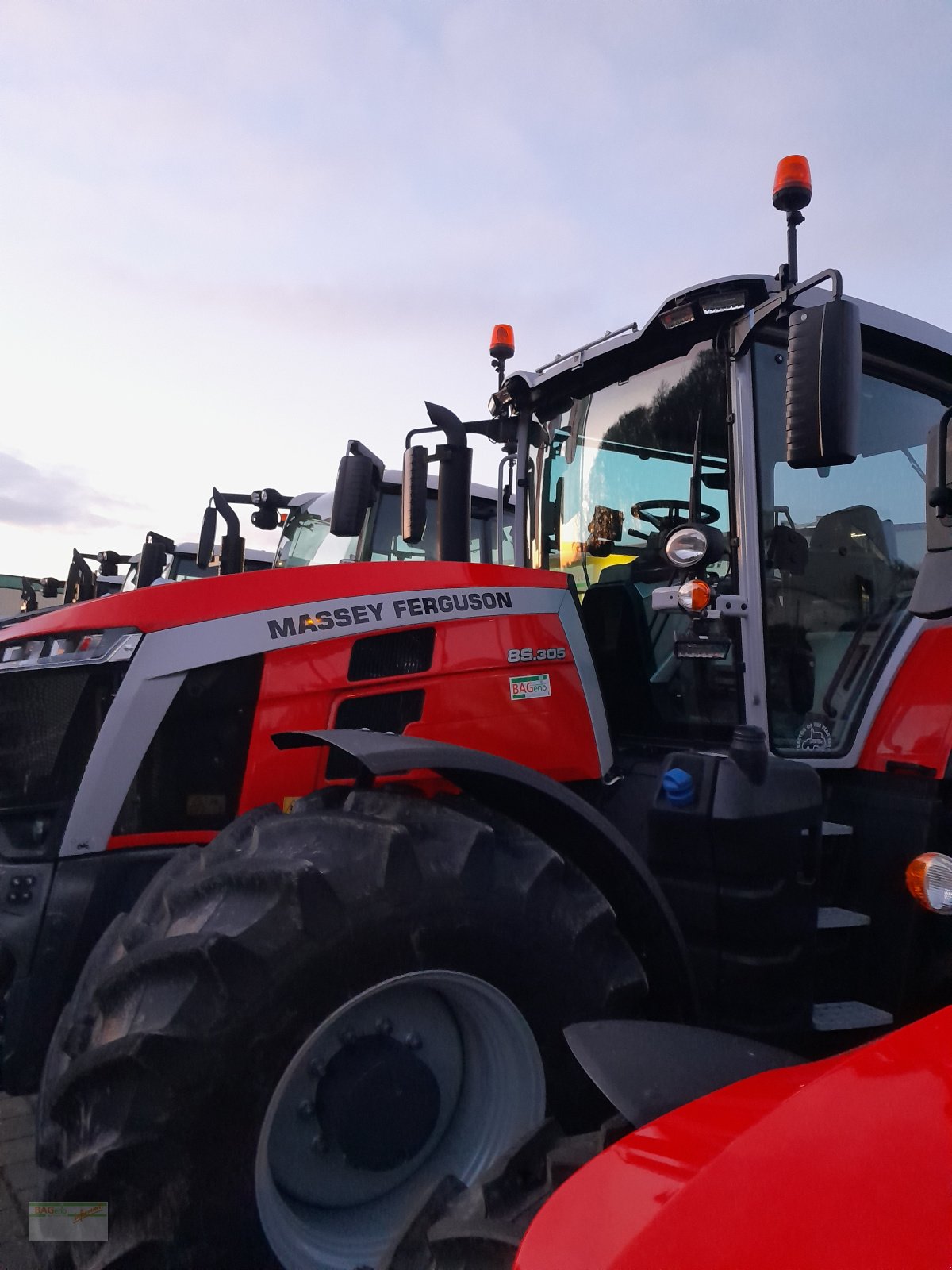 Traktor του τύπου Massey Ferguson 8S.305 Dyna VT, Neumaschine σε Ingelfingen-Stachenhausen (Φωτογραφία 2)