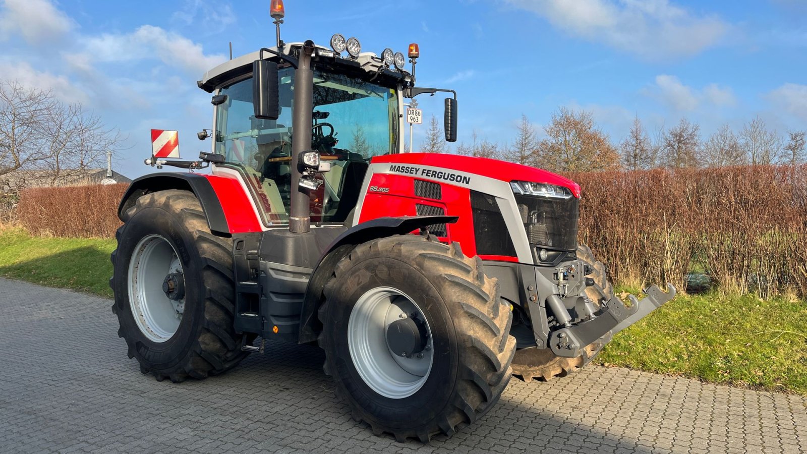 Traktor typu Massey Ferguson 8S.305 Dyna VT, Gebrauchtmaschine v Toftlund (Obrázok 4)