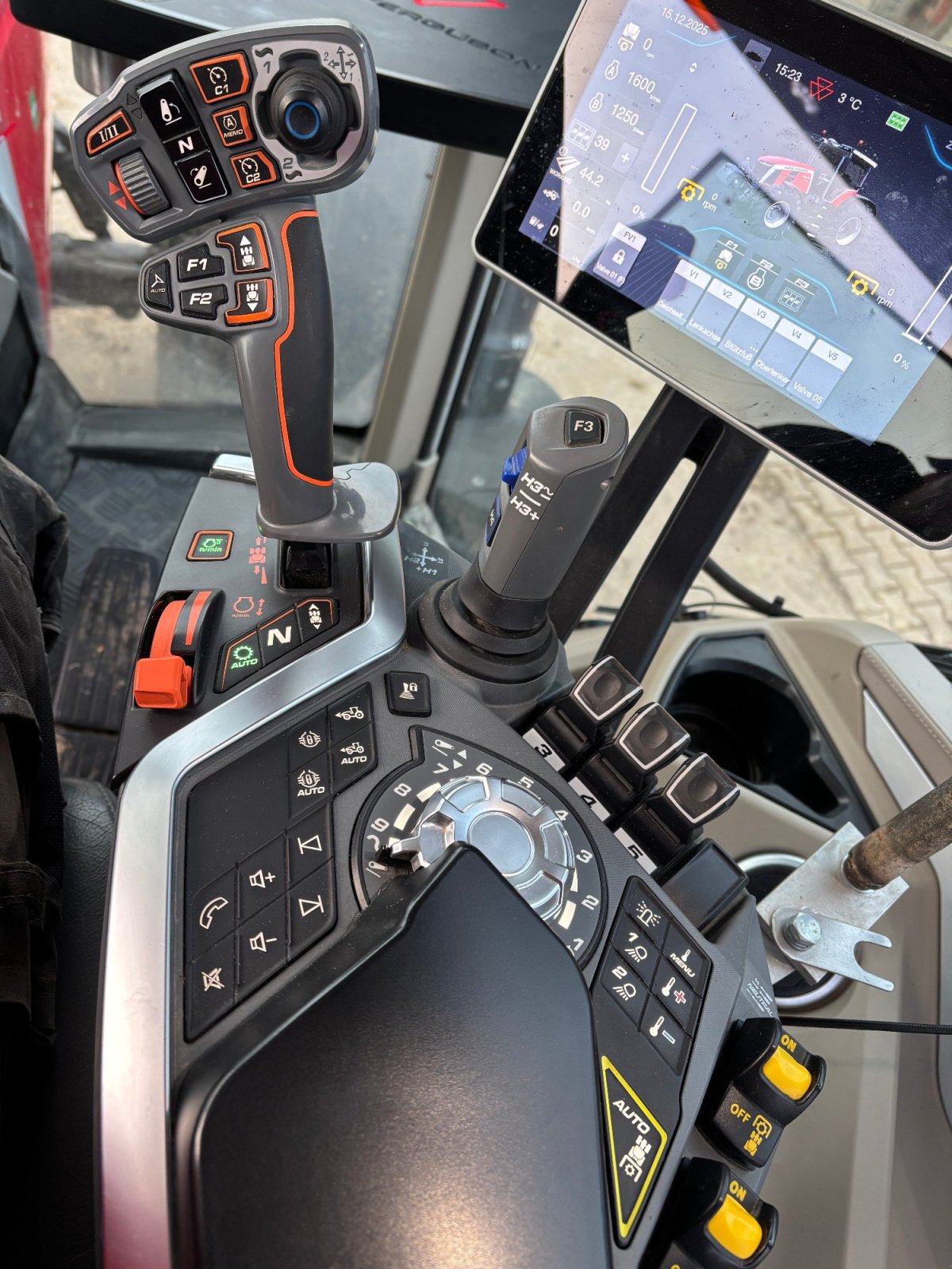 Traktor a típus Massey Ferguson 8S.305 Dyna VT, Gebrauchtmaschine ekkor: Neusitz (Kép 14)