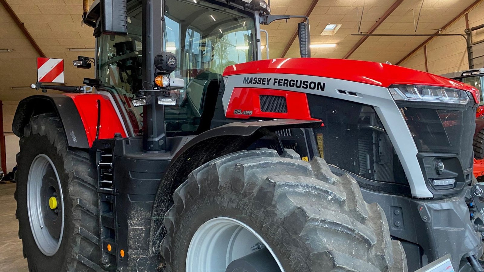 Traktor типа Massey Ferguson 9S.425 Dyna VT Exclusive 9S-425 VT, Gebrauchtmaschine в Ringe (Фотография 2)