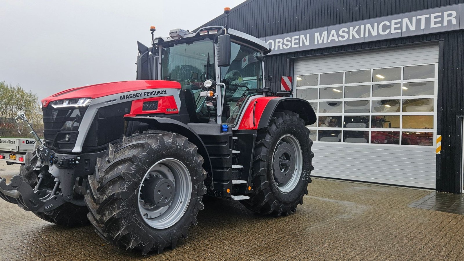 Traktor van het type Massey Ferguson 9S.425 Dyna VT Exclusive Danmarks måske laveste rente!!!, Gebrauchtmaschine in Nimtofte (Foto 1)
