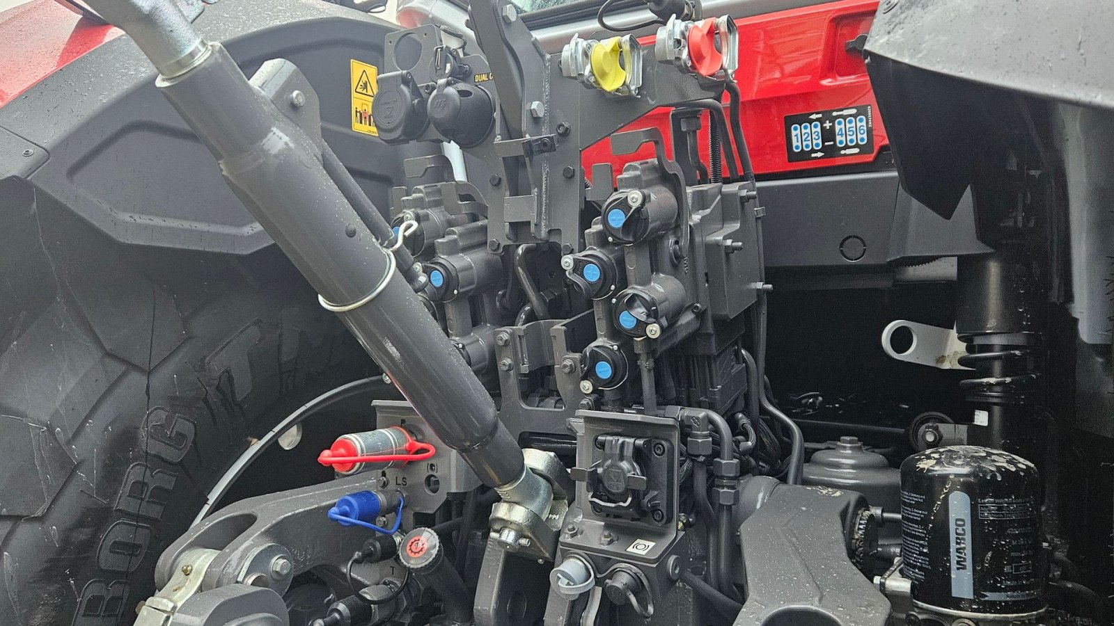 Traktor van het type Massey Ferguson 9S.425 Dyna VT Exclusive Danmarks måske laveste rente!!!, Gebrauchtmaschine in Nimtofte (Foto 4)