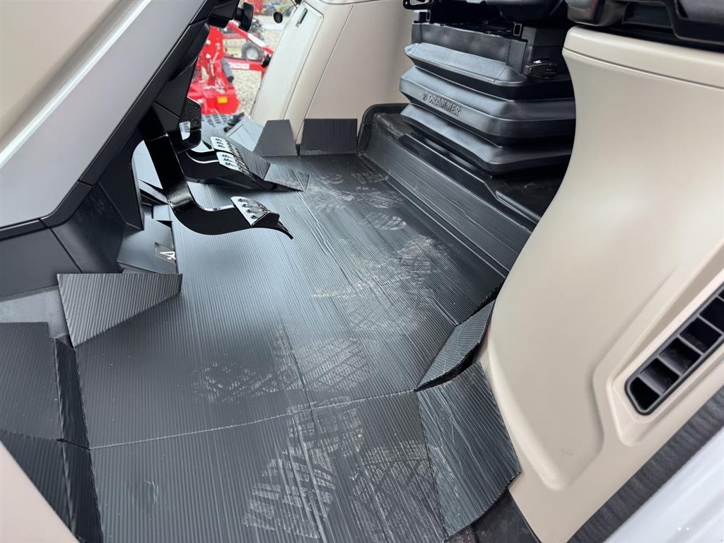 Traktor типа Massey Ferguson 9S.425 Dyna VT Exclusive Finansiering fra 1,5 %, Gebrauchtmaschine в Hadsten (Фотография 14)