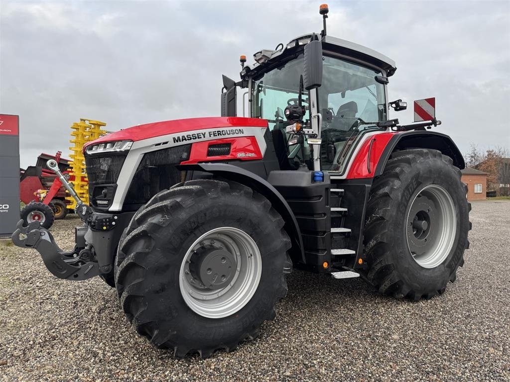 Traktor типа Massey Ferguson 9S.425 Dyna VT Exclusive Finansiering fra 1,5 %, Gebrauchtmaschine в Hadsten (Фотография 1)