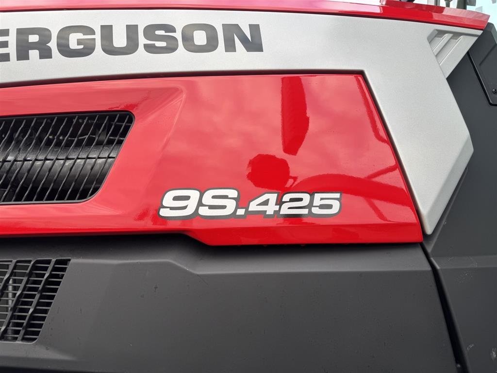 Traktor типа Massey Ferguson 9S.425 Dyna VT Exclusive Finansiering fra 1,5 %, Gebrauchtmaschine в Hadsten (Фотография 12)