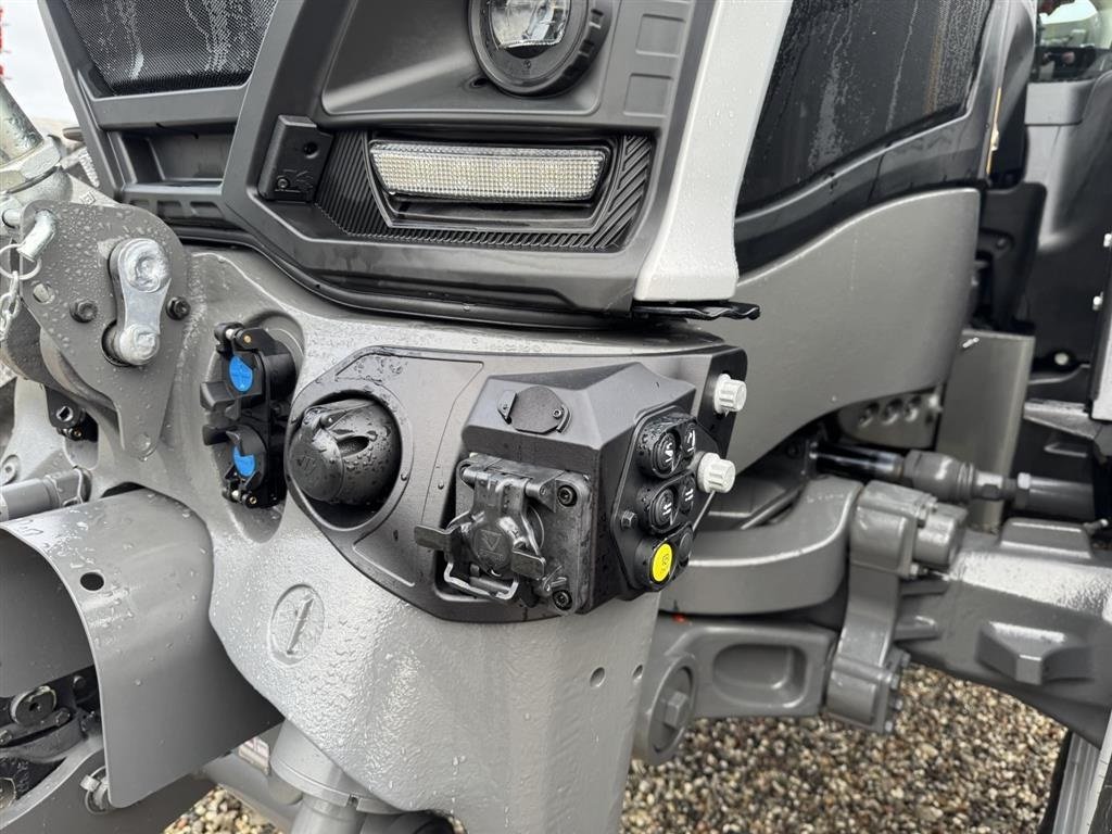 Traktor типа Massey Ferguson 9S.425 Dyna VT Exclusive Finansiering fra 1,5 %, Gebrauchtmaschine в Hadsten (Фотография 11)