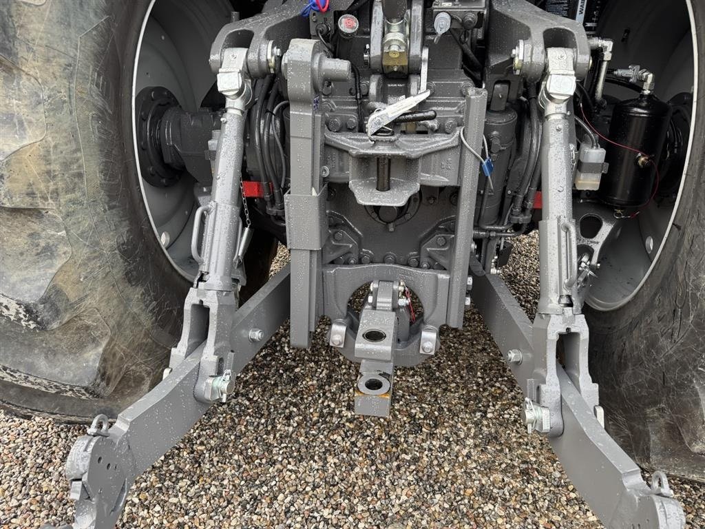 Traktor типа Massey Ferguson 9S.425 Dyna VT Exclusive Finansiering fra 1,5 %, Gebrauchtmaschine в Hadsten (Фотография 8)