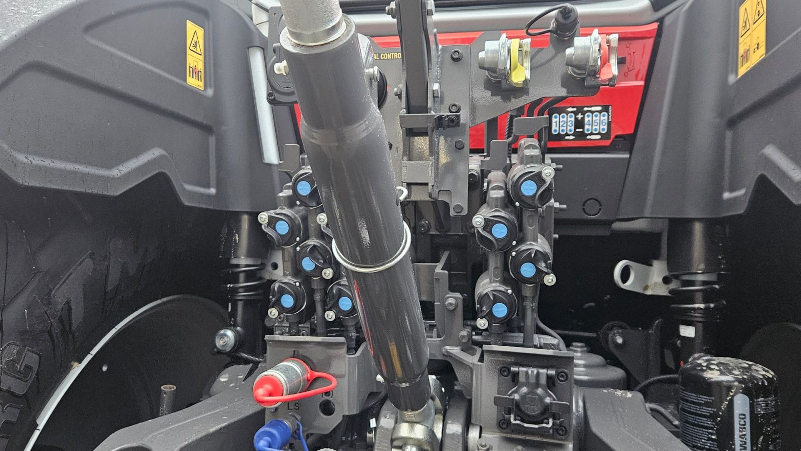 Traktor typu Massey Ferguson 9S.425 Dyna VT Exclusive, Gebrauchtmaschine v Nimtofte (Obrázek 3)