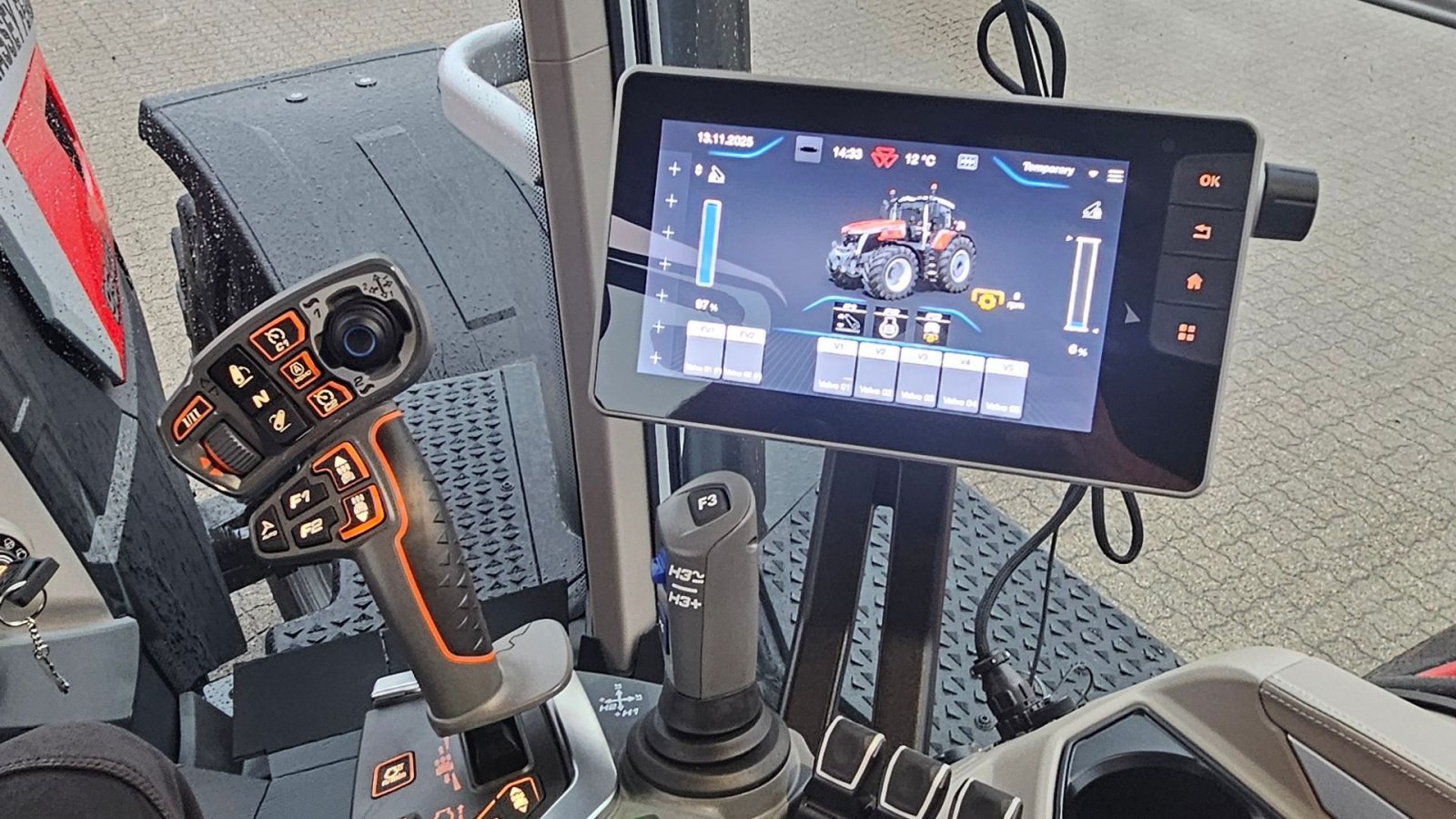 Traktor typu Massey Ferguson 9S.425 Dyna VT Exclusive, Gebrauchtmaschine v Nimtofte (Obrázek 10)