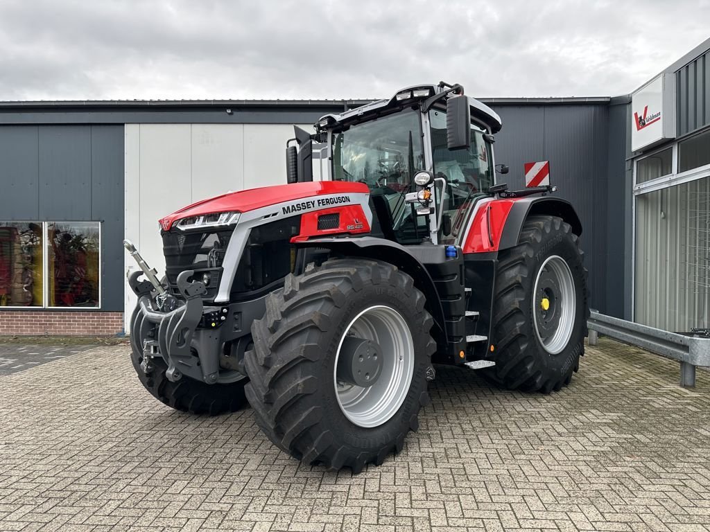 Traktor des Typs Massey Ferguson 9S.425 DYNA-VT EXCLUSIVE, Neumaschine in MARIENHEEM (Bild 3)