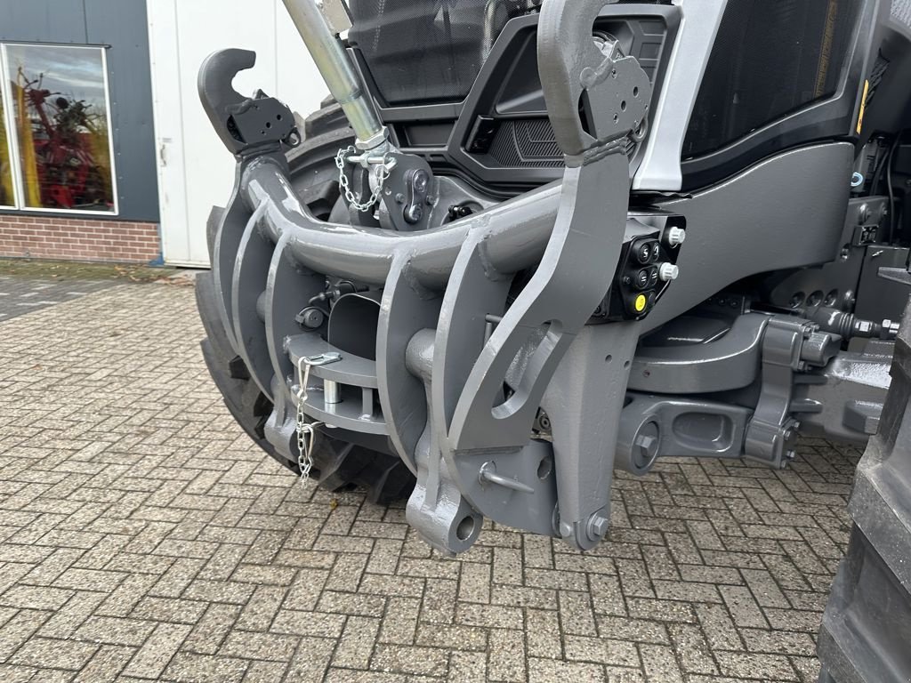 Traktor des Typs Massey Ferguson 9S.425 DYNA-VT EXCLUSIVE, Neumaschine in MARIENHEEM (Bild 8)