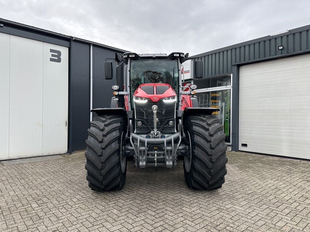 Traktor des Typs Massey Ferguson 9S.425 DYNA-VT EXCLUSIVE, Neumaschine in MARIENHEEM (Bild 2)