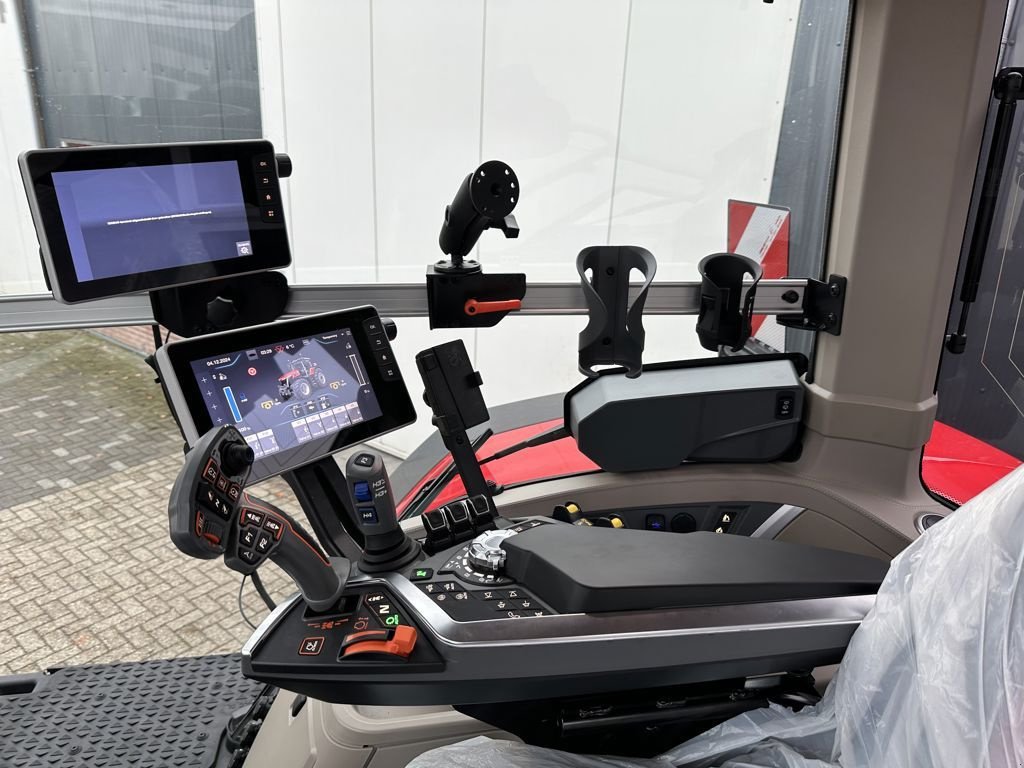 Traktor des Typs Massey Ferguson 9S.425 DYNA-VT EXCLUSIVE, Neumaschine in MARIENHEEM (Bild 10)