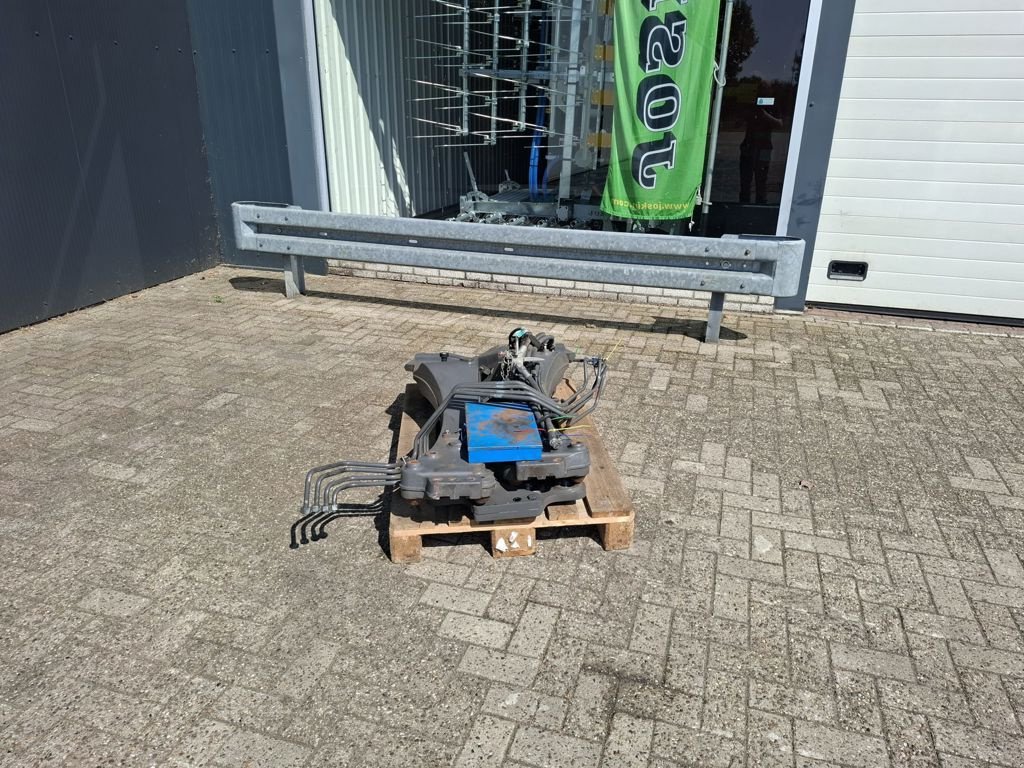 Traktor des Typs Massey Ferguson AANBOUWDELEN 5600-5700 SERIE, Gebrauchtmaschine in MARIENHEEM (Bild 1)