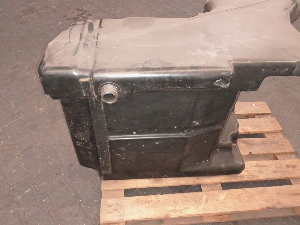 Traktor des Typs Massey Ferguson BRANDSTOFTANK 3000-SERIE, Gebrauchtmaschine in MARIENHEEM (Bild 3)