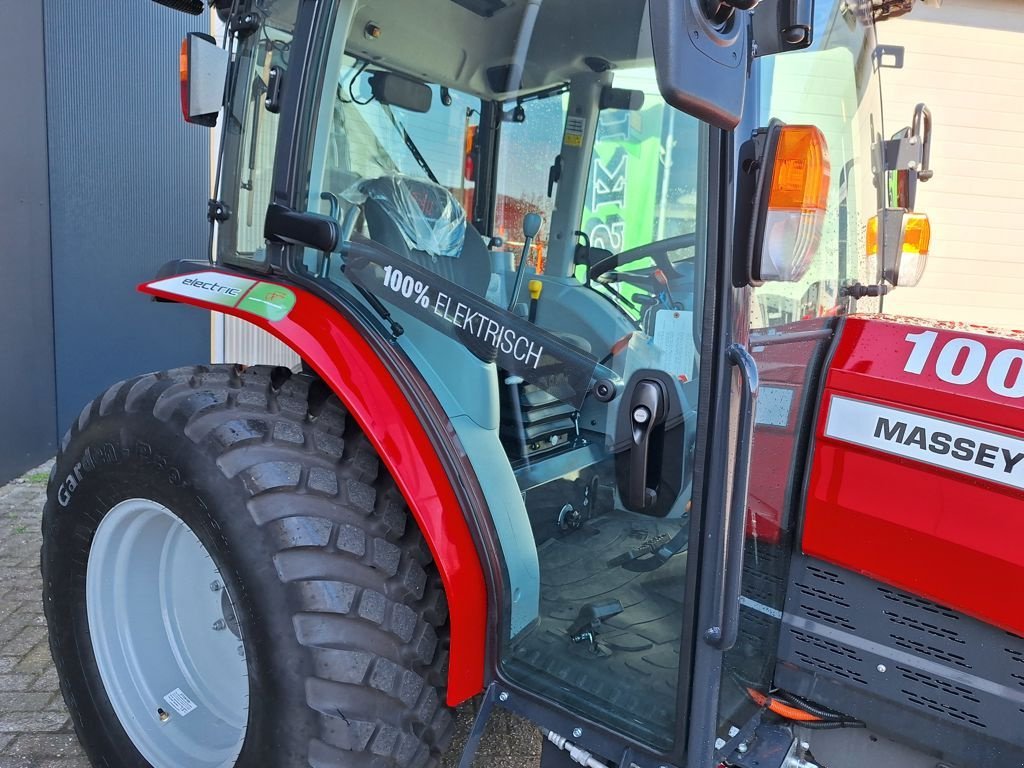 Traktor des Typs Massey Ferguson E1700 HC, Neumaschine in MARIENHEEM (Bild 5)