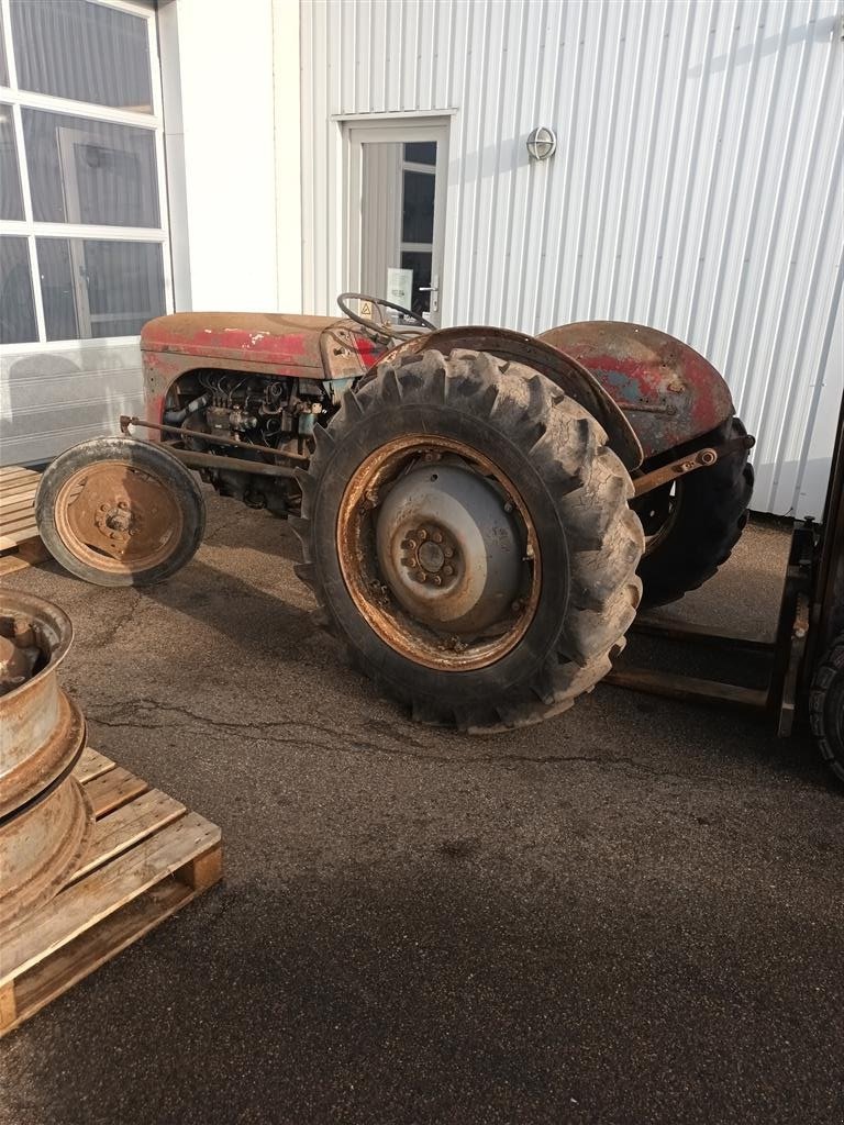 Traktor типа Massey Ferguson Grå TEF DIESEL !, Gebrauchtmaschine в Roslev (Фотография 3)