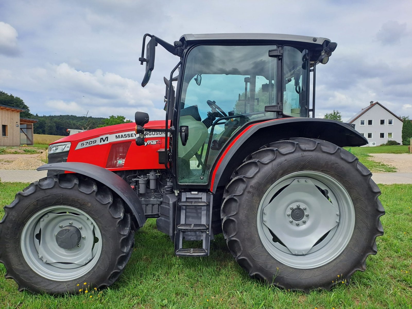 Traktor от тип Massey Ferguson M 5709 Dyna 4, Gebrauchtmaschine в Amberg (Снимка 3)