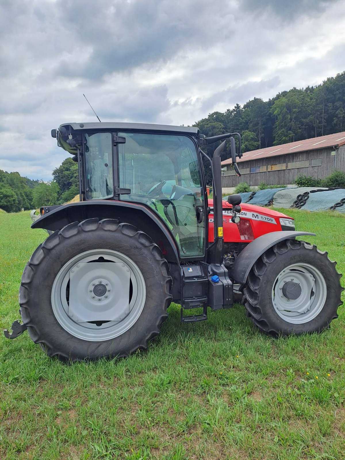 Traktor от тип Massey Ferguson M 5709 Dyna 4, Gebrauchtmaschine в Amberg (Снимка 4)
