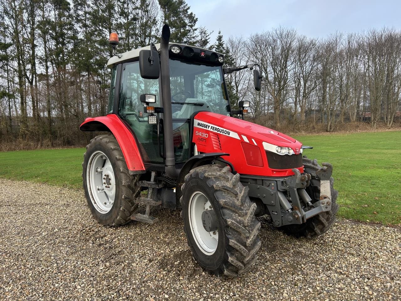 Traktor Türe ait Massey Ferguson MASSEY FERGUSON 5430, Gebrauchtmaschine içinde Jelling (resim 3)