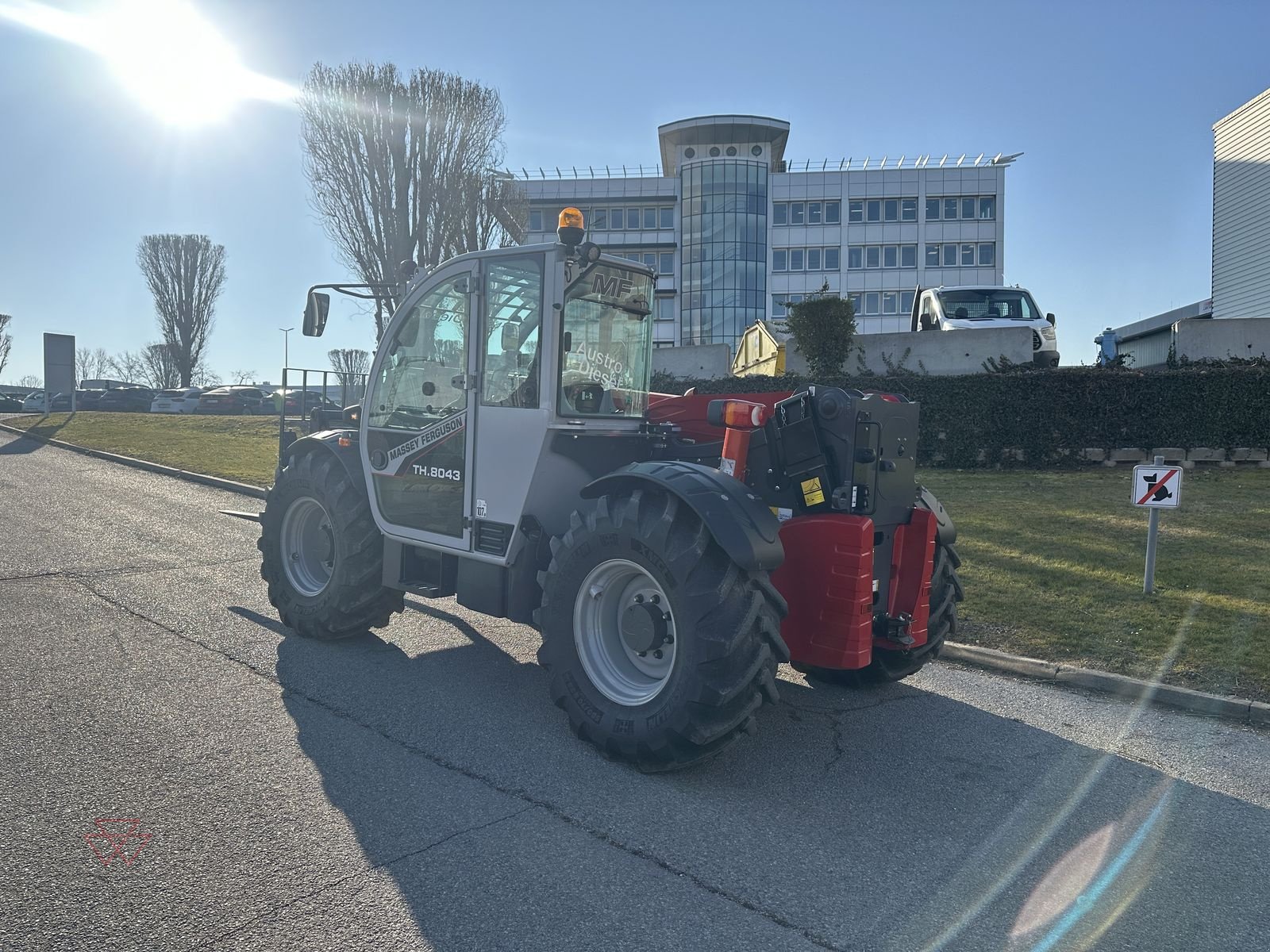 Traktor des Typs Massey Ferguson Massey Ferguson TH.8043 S5 Exclusive, Gebrauchtmaschine in Schwechat (Bild 5)