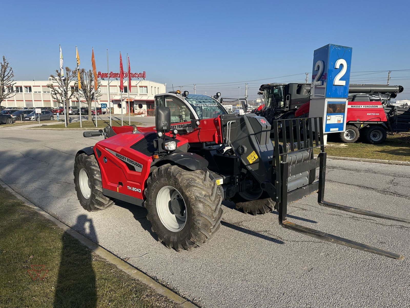 Traktor des Typs Massey Ferguson Massey Ferguson TH.8043 S5 Exclusive, Gebrauchtmaschine in Schwechat (Bild 1)