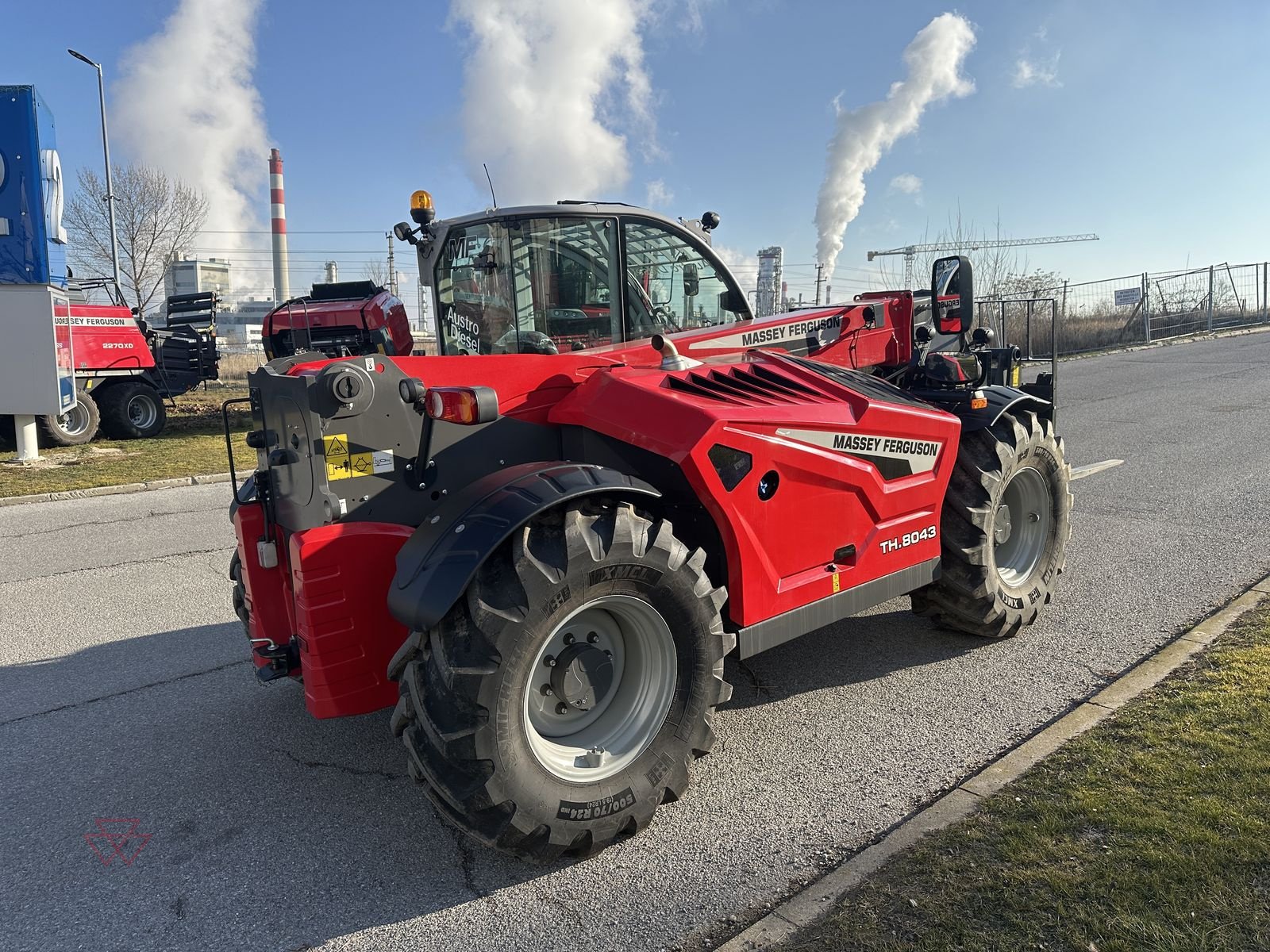 Traktor des Typs Massey Ferguson Massey Ferguson TH.8043 S5 Exclusive, Gebrauchtmaschine in Schwechat (Bild 8)