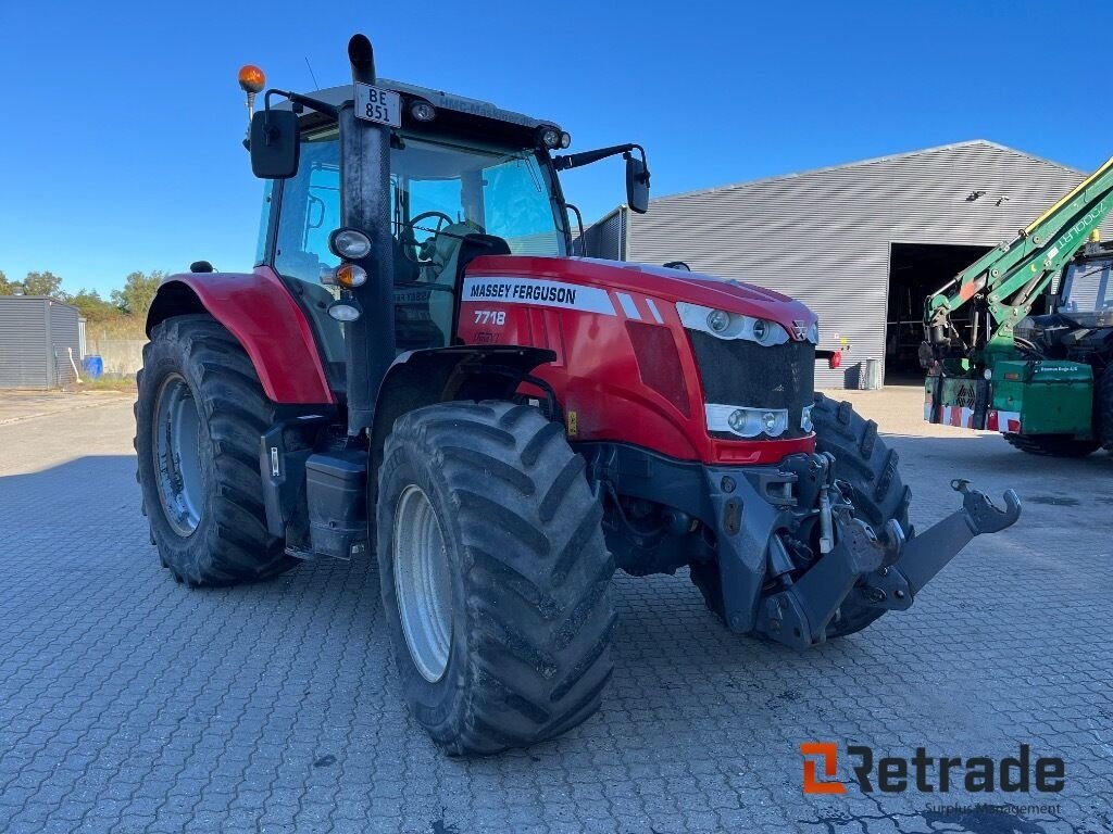 Traktor typu Massey Ferguson MASSEY FERGUSON traktor model 7718 med frontlift og PTO, Gebrauchtmaschine v Rødovre (Obrázek 2)