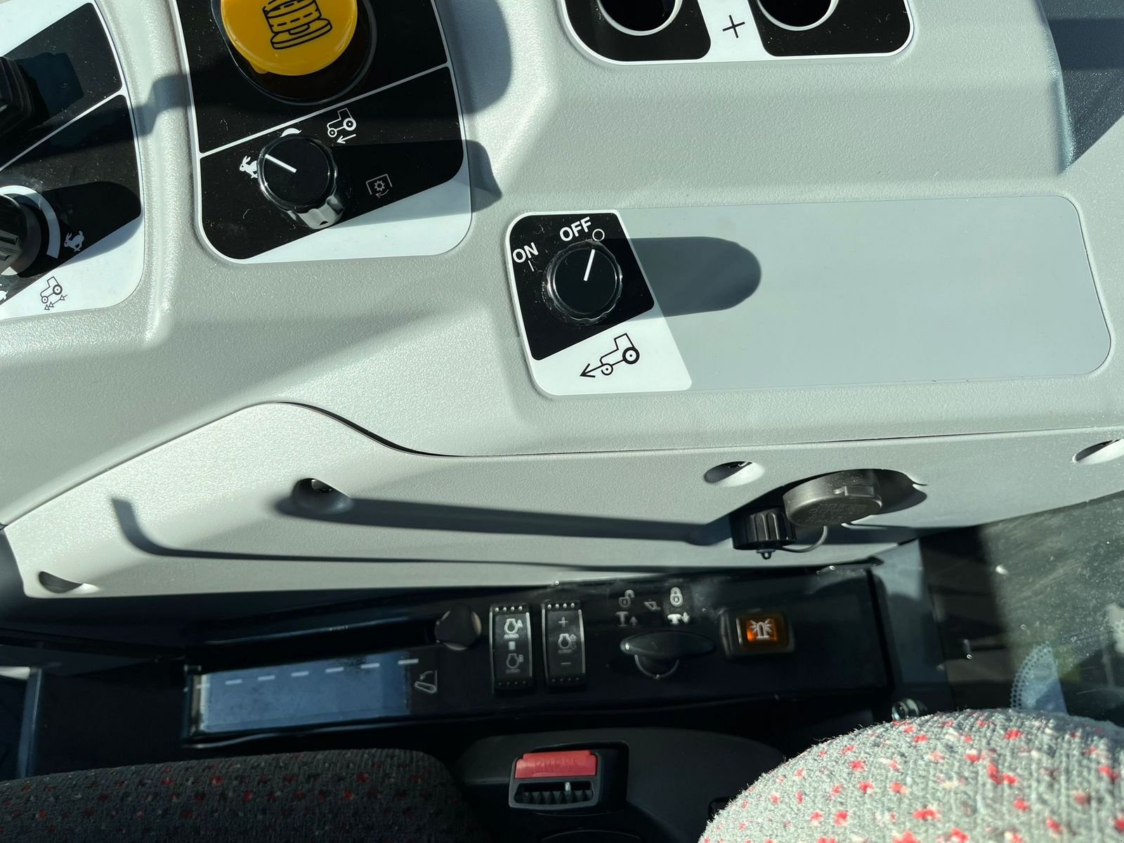 Traktor του τύπου Massey Ferguson MF 1750 M HST, Neumaschine σε NATTERNBACH (Φωτογραφία 14)