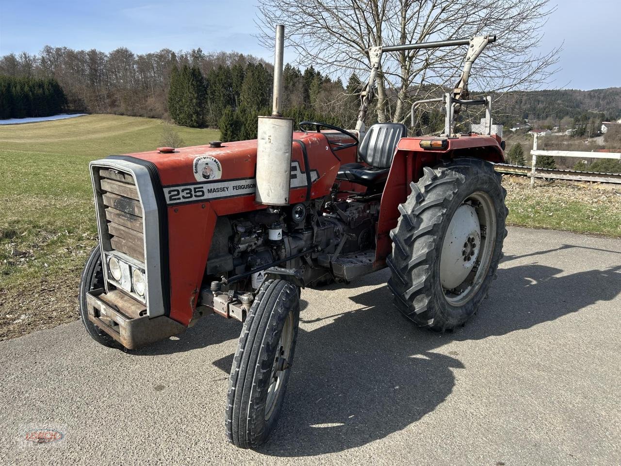 Traktor типа Massey Ferguson MF 235, Gebrauchtmaschine в Trochtelfingen (Фотография 1)