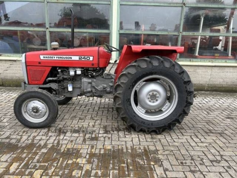 Traktor des Typs Massey Ferguson MF 240, Gebrauchtmaschine in Roosendaal (Bild 11)