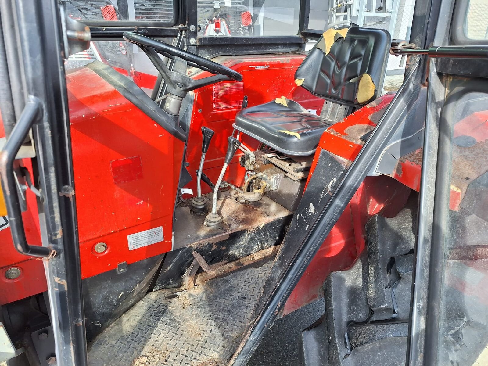 Traktor van het type Massey Ferguson MF 253, Gebrauchtmaschine in Bruck (Foto 4)