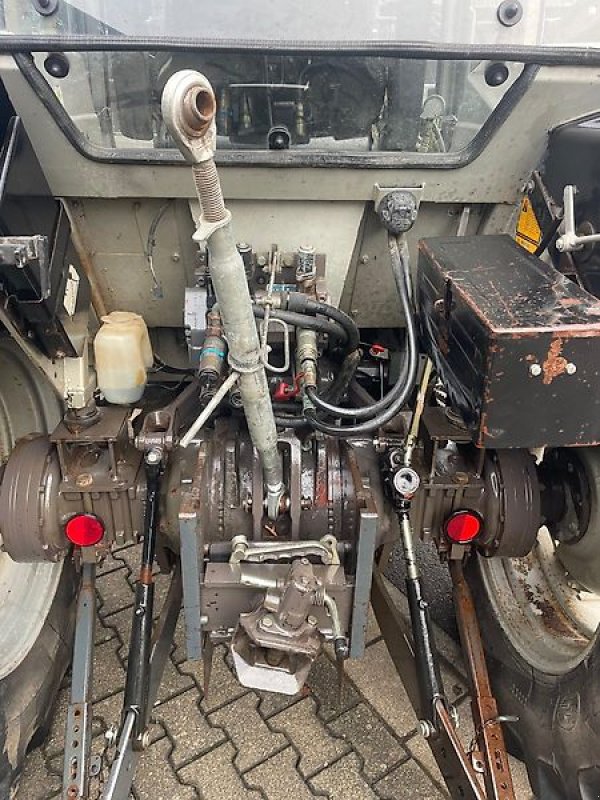 Traktor del tipo Massey Ferguson MF 362 A Allradschlepper mit Frontlader - 40 km/h - Niedrigkabine - Servo - erst 6600 Std. - aus 1.Hd, Gebrauchtmaschine en Niedernhausen OT Engenhahn (Imagen 5)