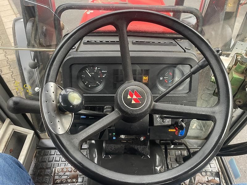 Traktor del tipo Massey Ferguson MF 362 A Allradschlepper mit Frontlader - 40 km/h - Niedrigkabine - Servo - erst 6600 Std. - aus 1.Hd, Gebrauchtmaschine en Niedernhausen OT Engenhahn (Imagen 13)