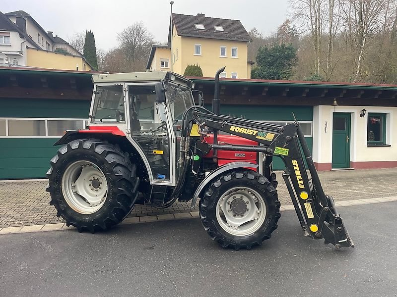 Traktor del tipo Massey Ferguson MF 362 A Allradschlepper mit Frontlader - 40 km/h - Niedrigkabine - Servo - erst 6600 Std. - aus 1.Hd, Gebrauchtmaschine en Niedernhausen OT Engenhahn (Imagen 10)