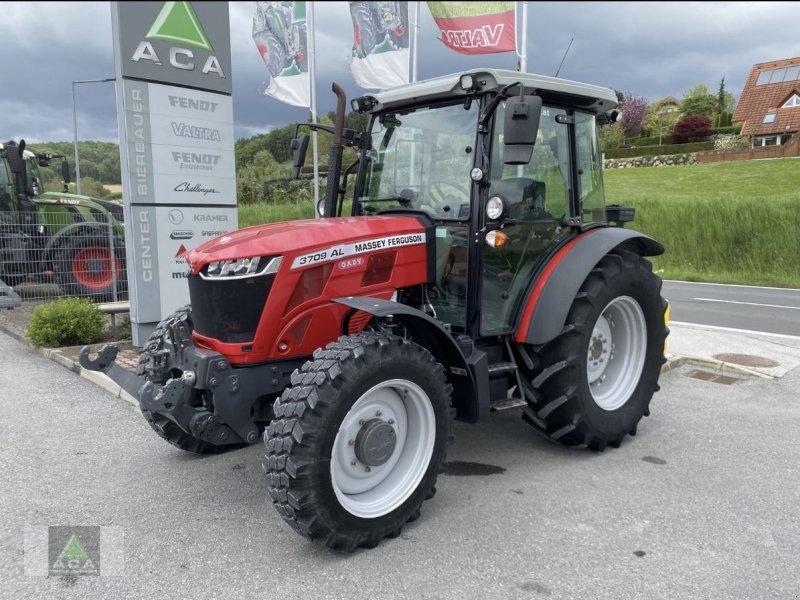 Traktor от тип Massey Ferguson MF 3709 AL, Gebrauchtmaschine в Markt Hartmannsdorf (Снимка 1)