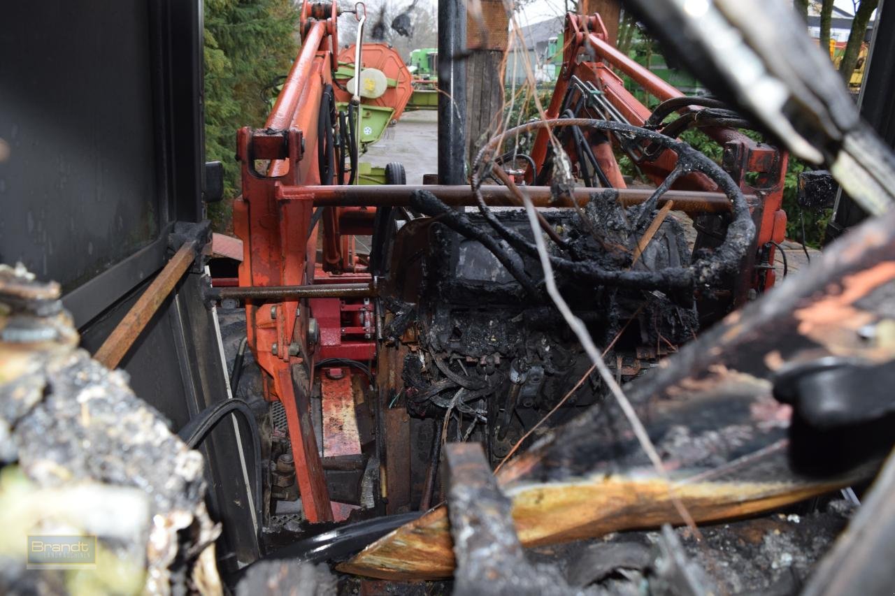 Traktor van het type Massey Ferguson MF 390 T *Brandschaden*, Gebrauchtmaschine in Oyten (Foto 8)