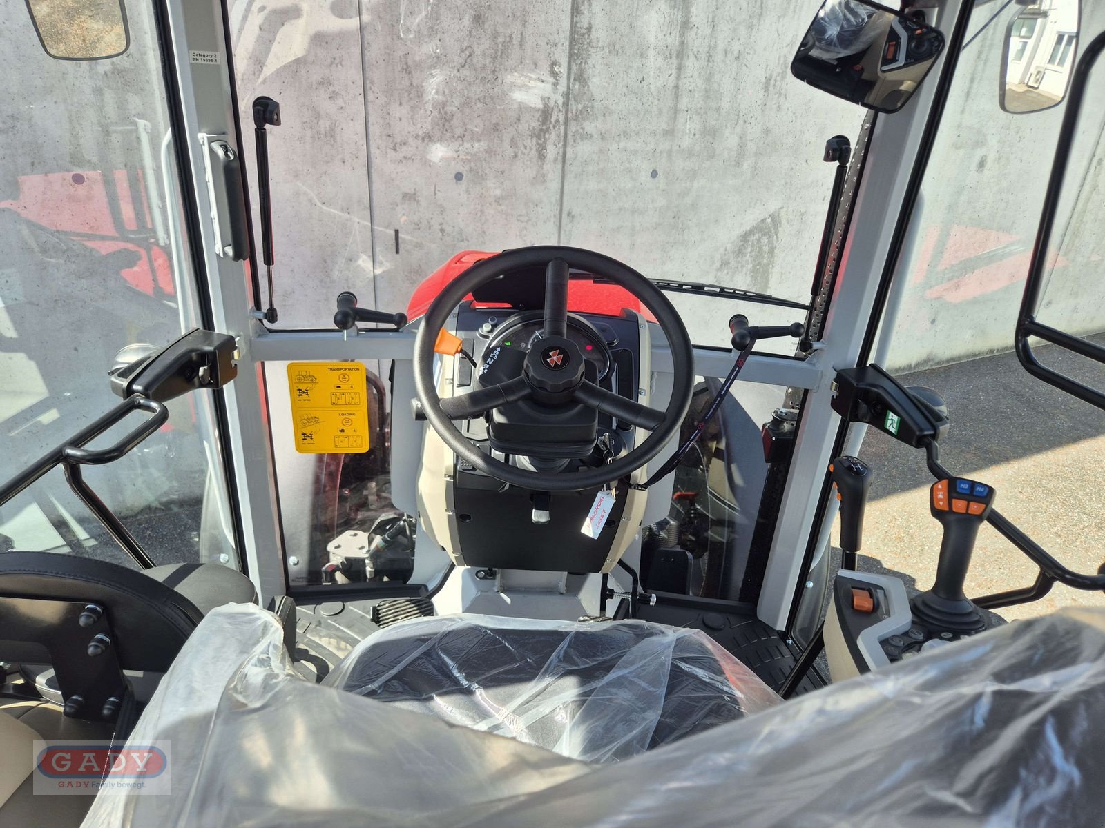 Traktor des Typs Massey Ferguson MF 3AL.75 (Kabine mit ebenem Boden), Neumaschine in Lebring (Bild 5)