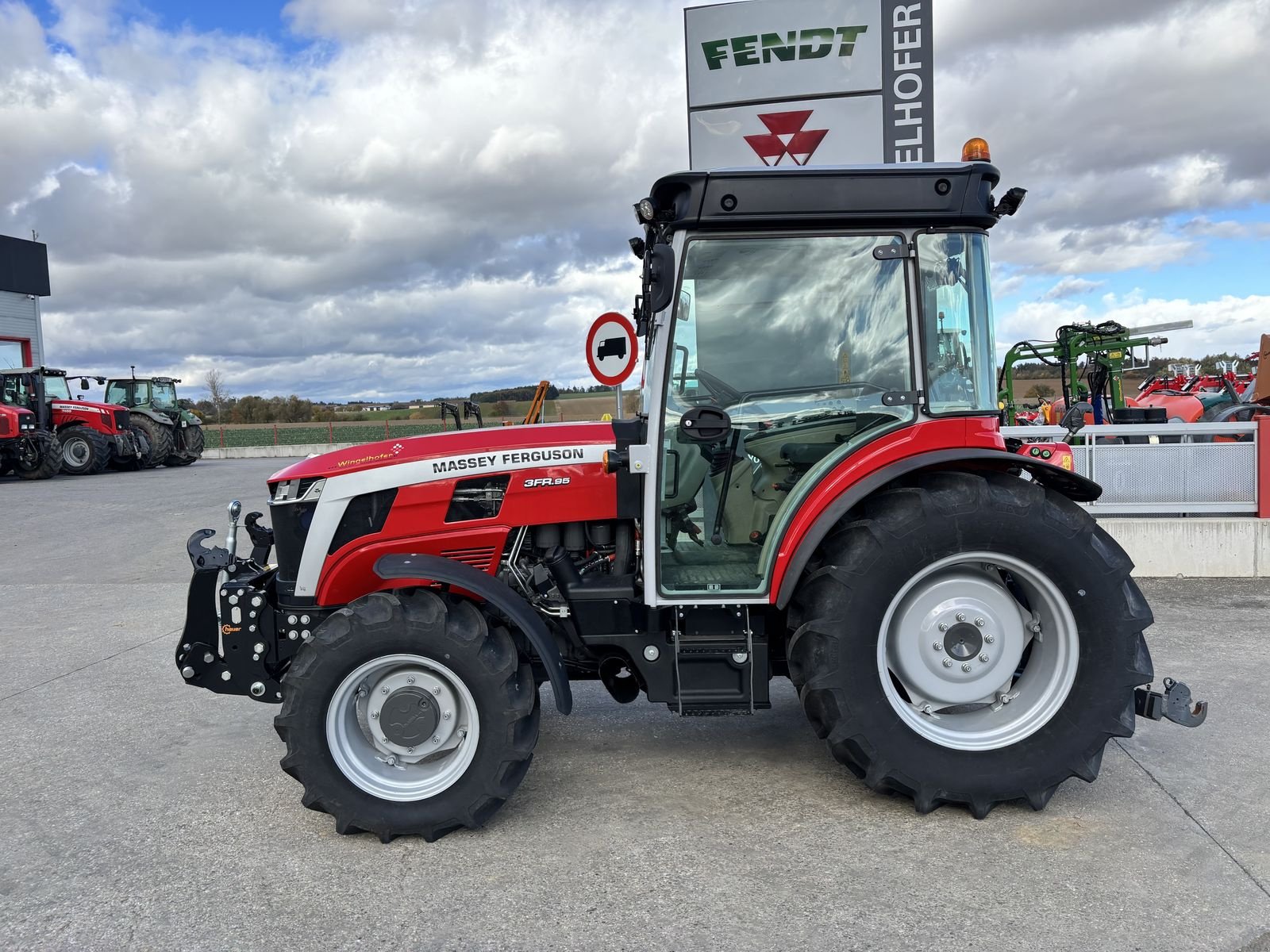 Traktor typu Massey Ferguson MF 3FR.95 Kabine, Neumaschine v Starrein (Obrázek 2)