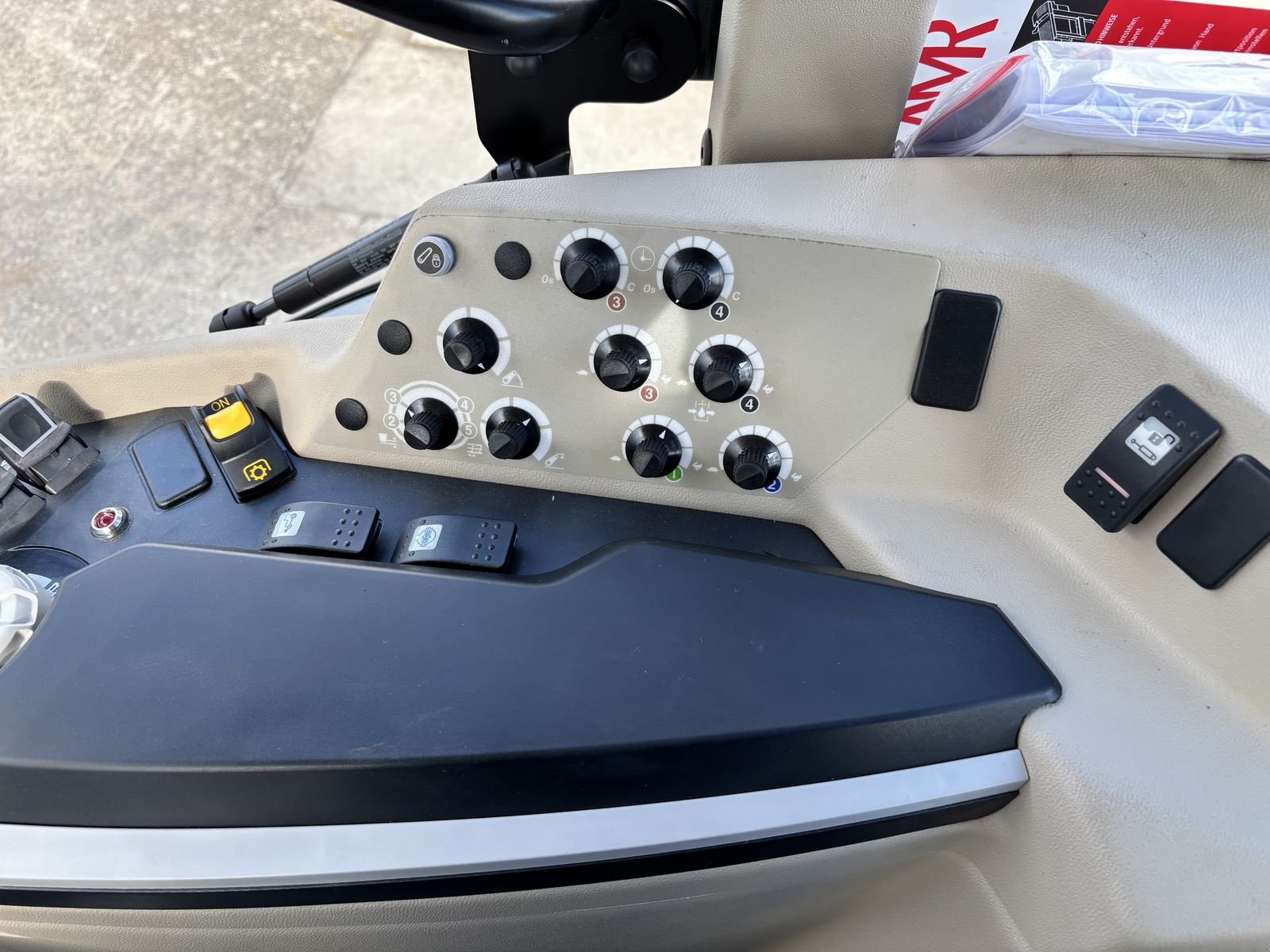 Traktor typu Massey Ferguson MF 3FR.95 Kabine, Neumaschine v Starrein (Obrázek 18)