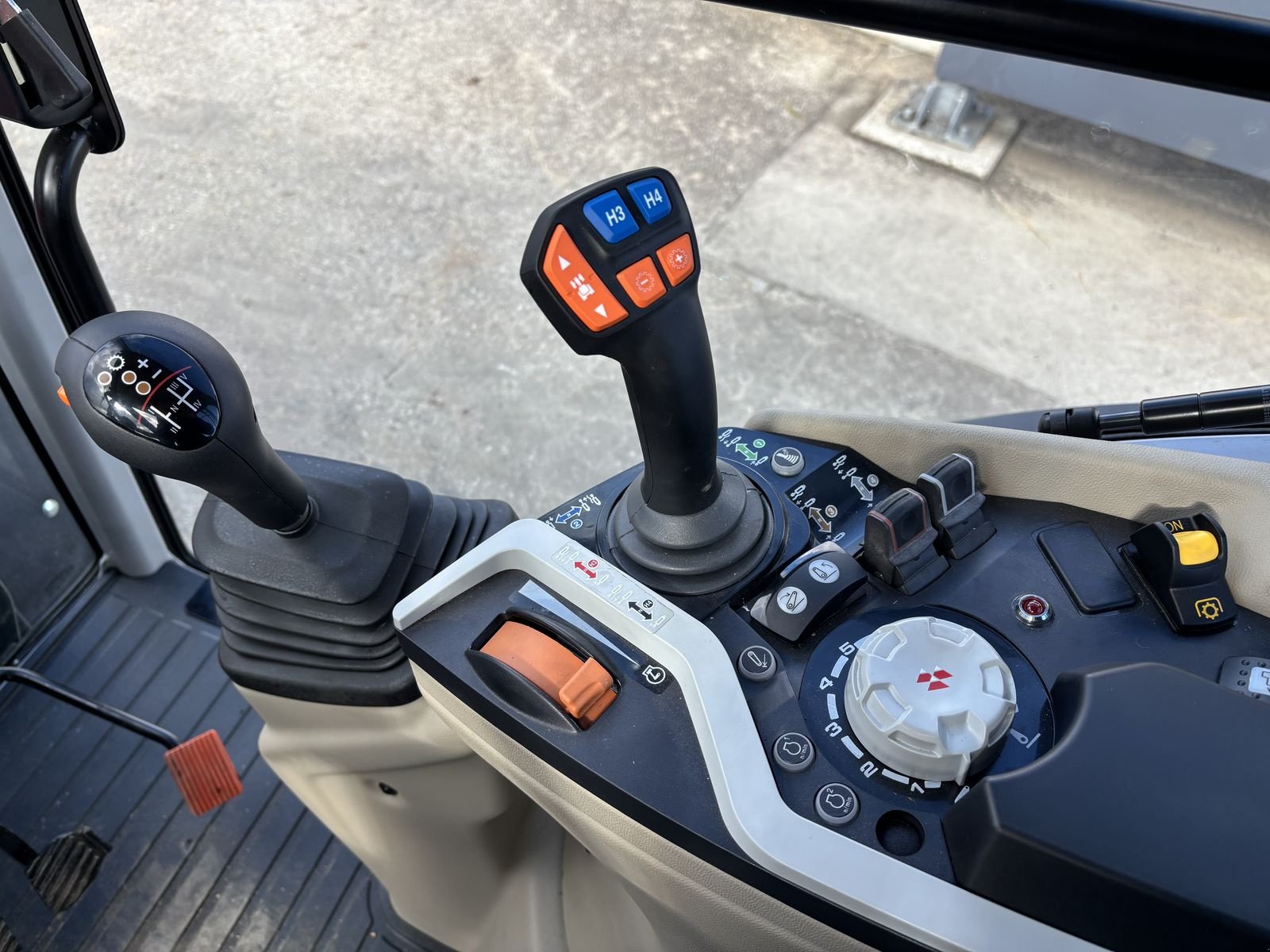 Traktor typu Massey Ferguson MF 3FR.95 Kabine, Neumaschine v Starrein (Obrázek 19)