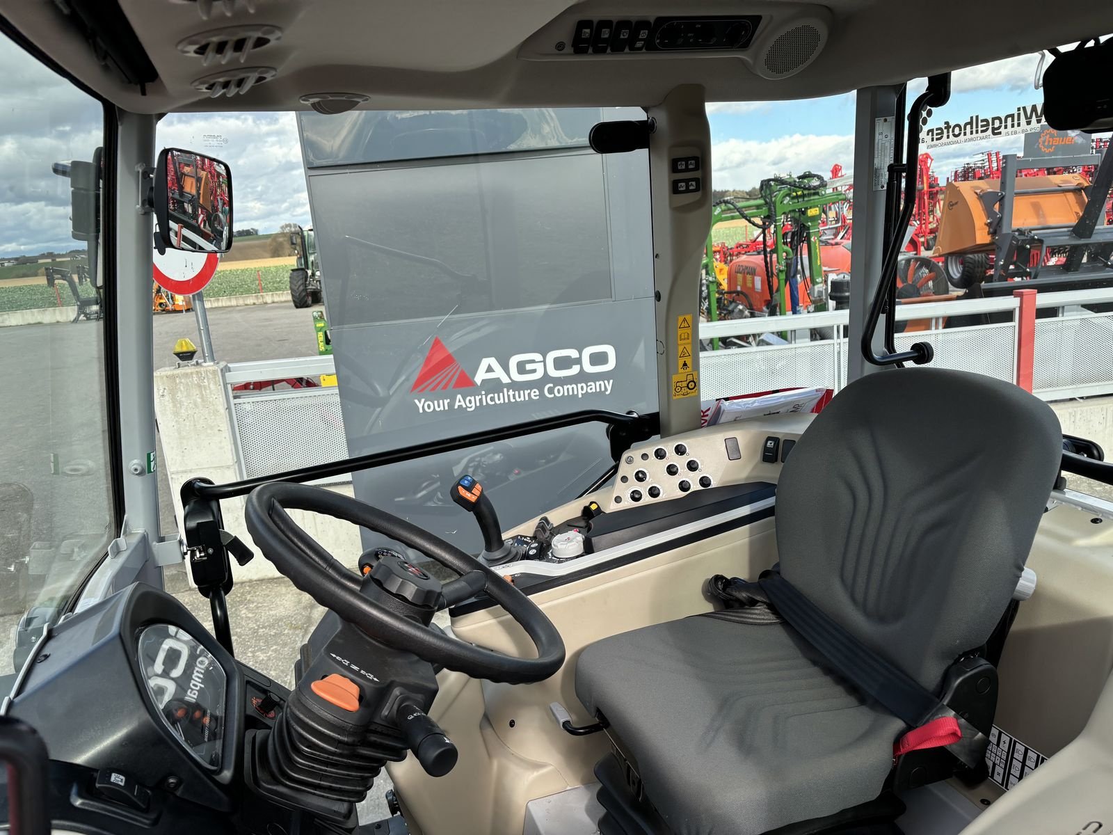 Traktor typu Massey Ferguson MF 3FR.95 Kabine, Neumaschine v Starrein (Obrázek 15)